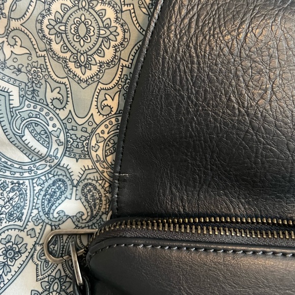 Matt & Nat Minka Vegan Crossbody Bag—Navy Blue - Picture 4 of 10